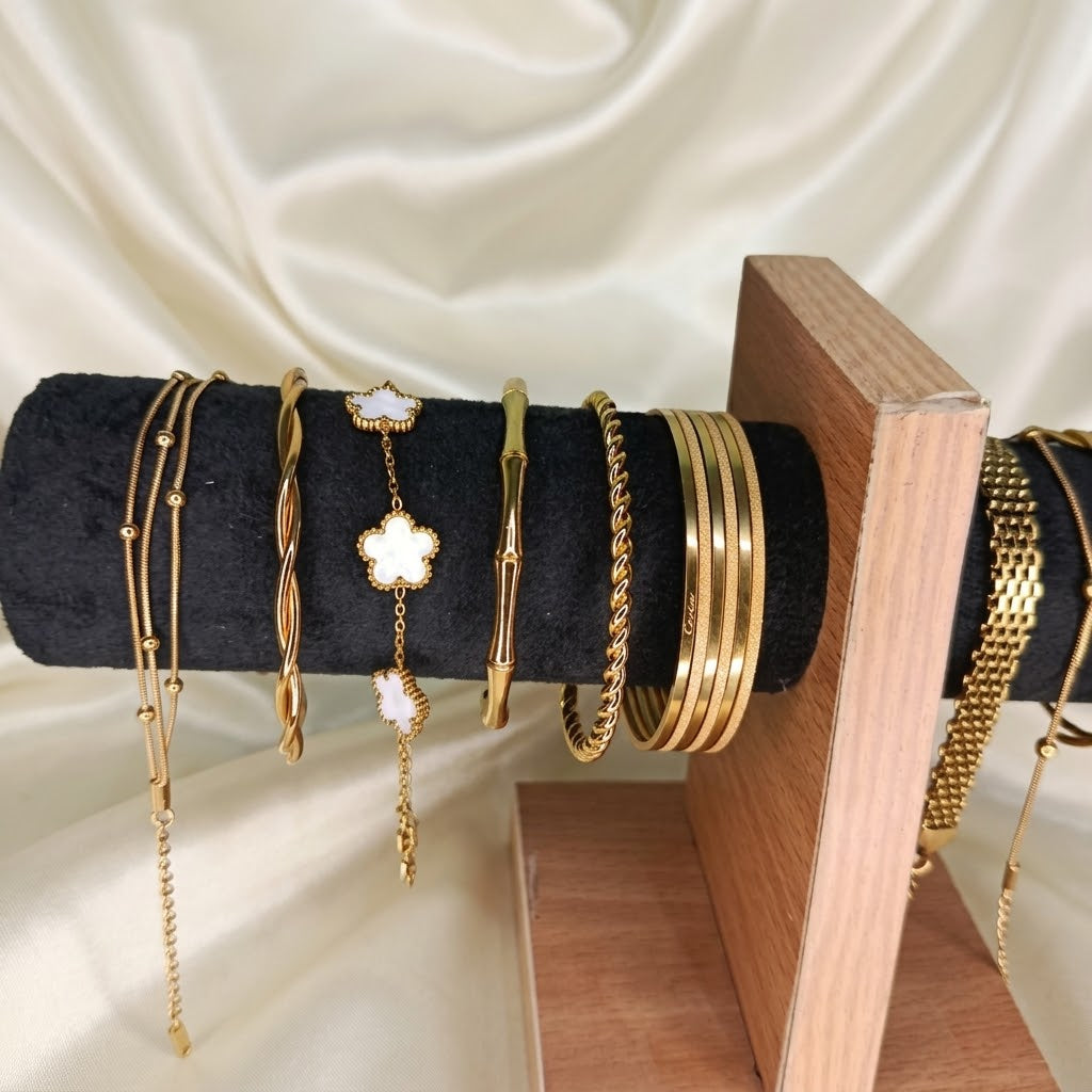 Gold Stainless Steel 5-Petal Flower Bracelet